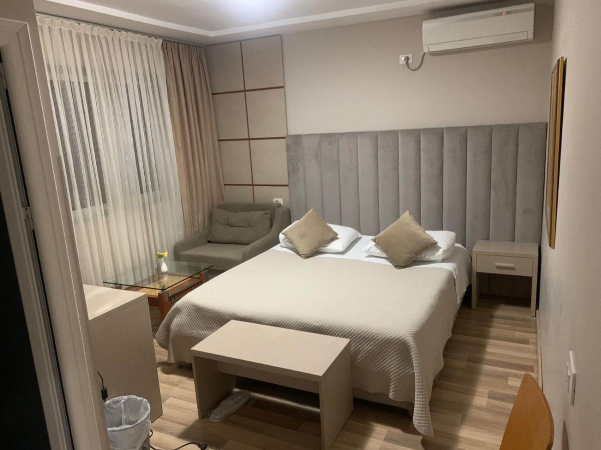 Hotel Freddy's Tirana
