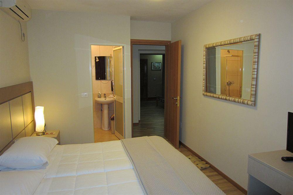 Freddy's Hotel 3*