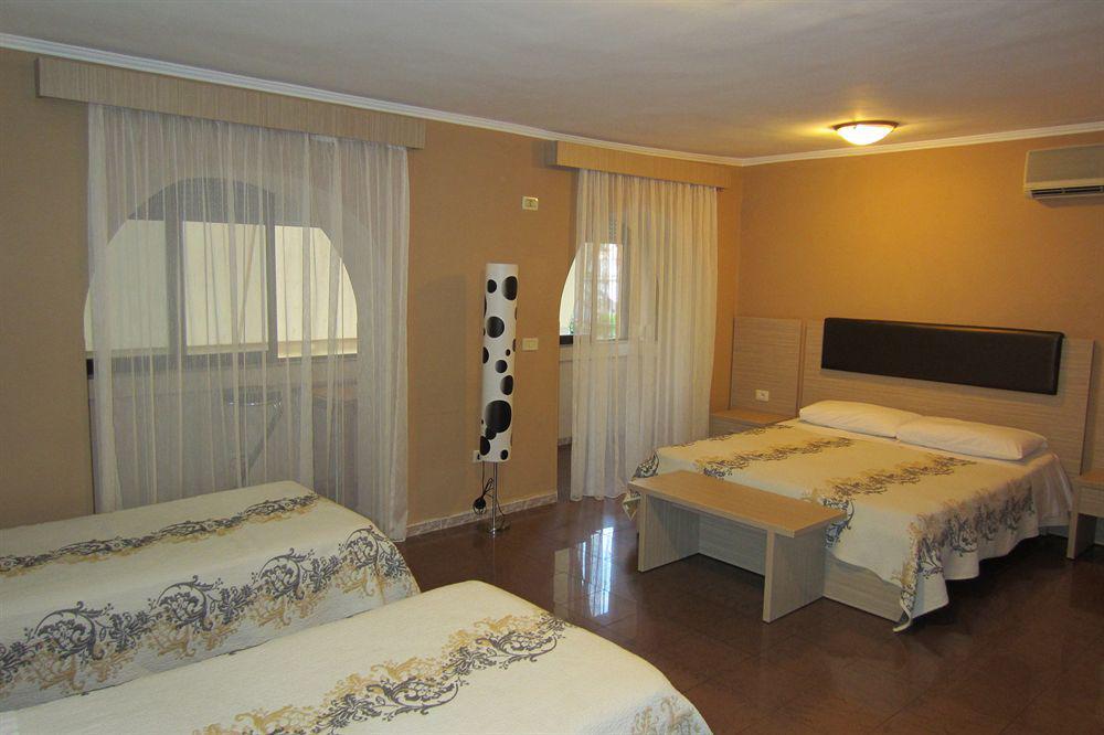 Freddy's Hotel 3*