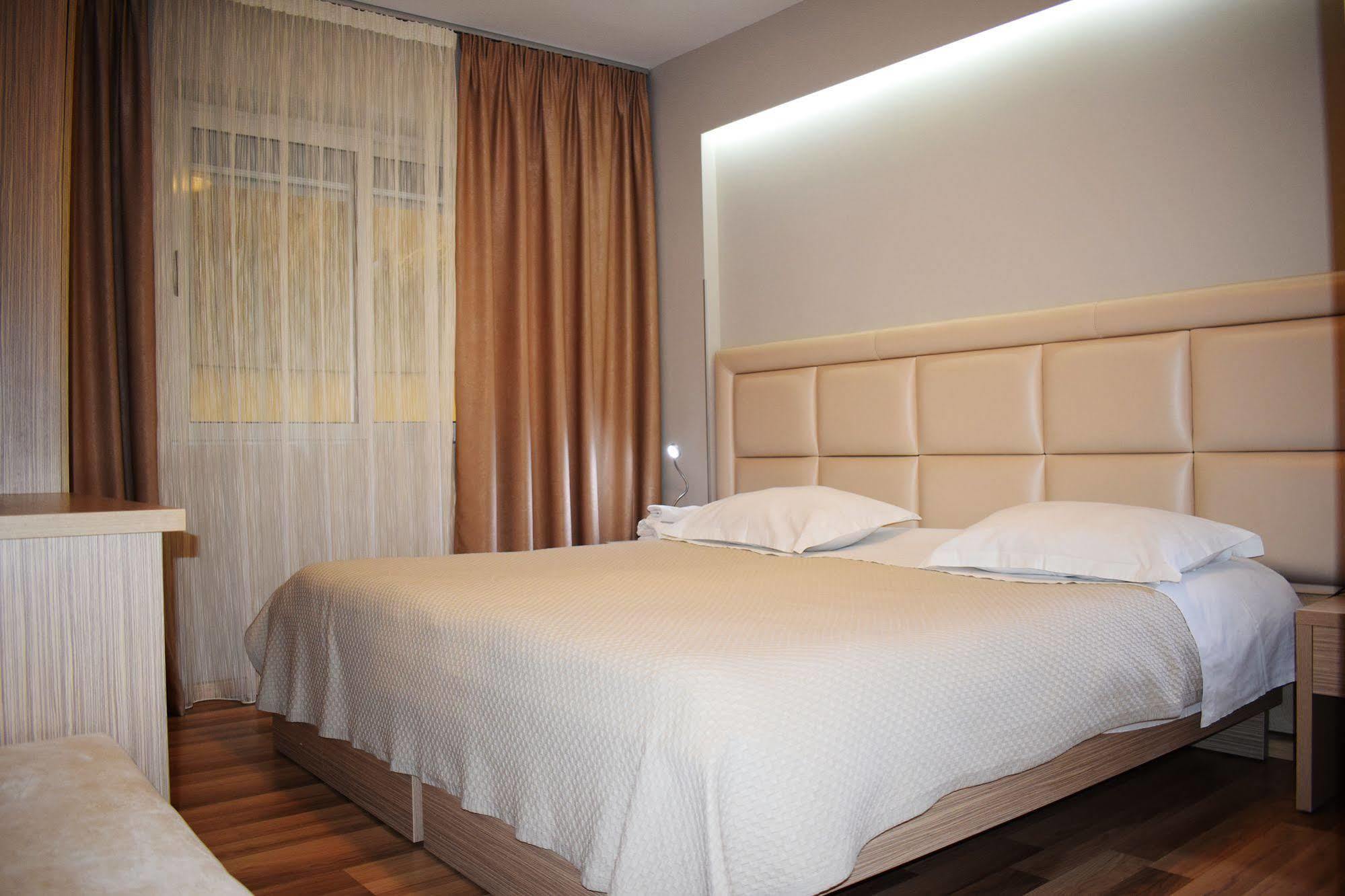 Freddy's Hotel 3*